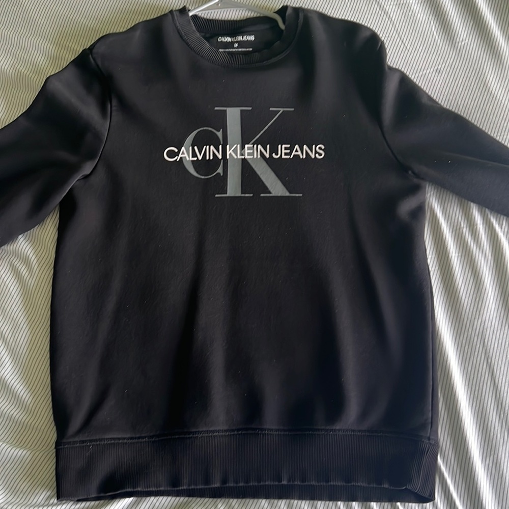 Black long sleeve Calvin Klein sweater (Mens medium)